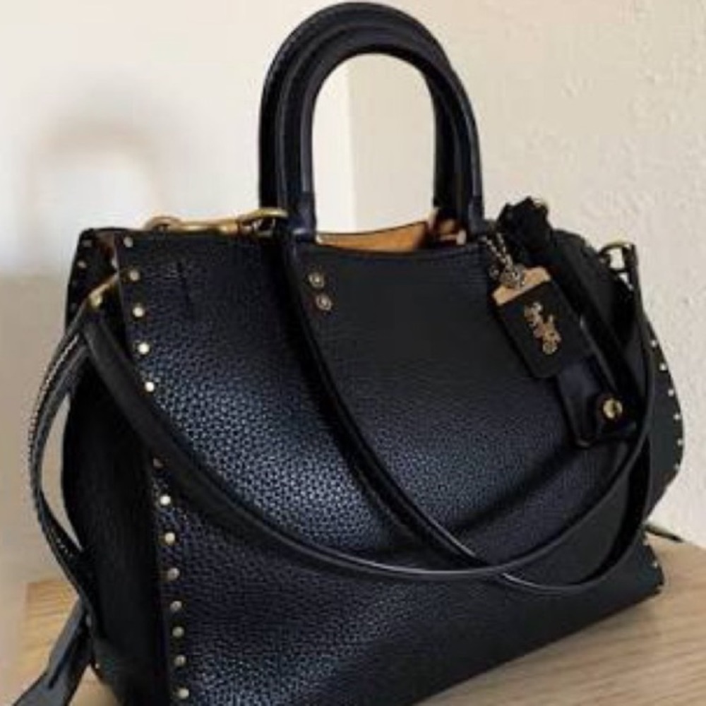 ✨STUNNING! Coach 1941 Rogue 30 with Gold Rivets and Tea Rose Details